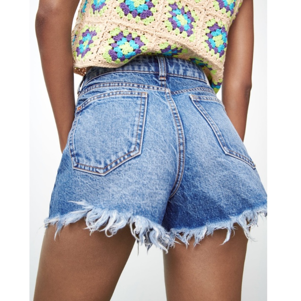 ZARA MID RISE RIPPED DENIM SHORTS - Picture 5 of 6